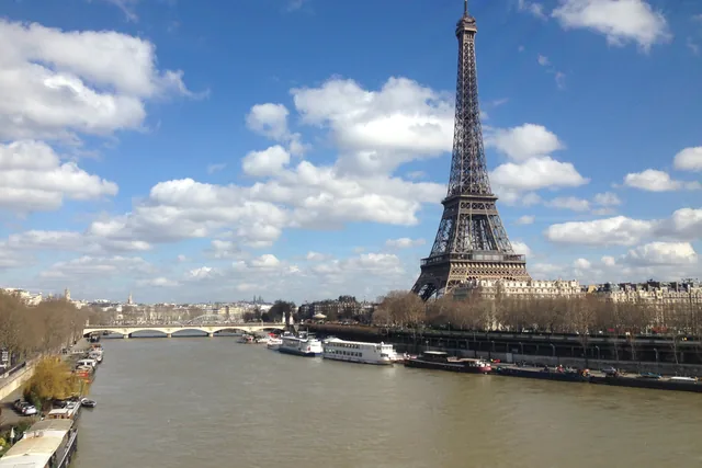 Paris — Eiffelturm (Foto: Nicolas Halftermeyer, CC BY-SA 3.0, Wikimedia Commons)
